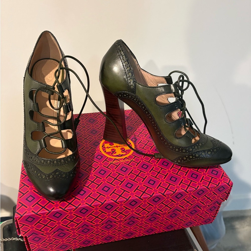 Tory Burch Lace-Up Hunter Green Women's High Heel Oxfords